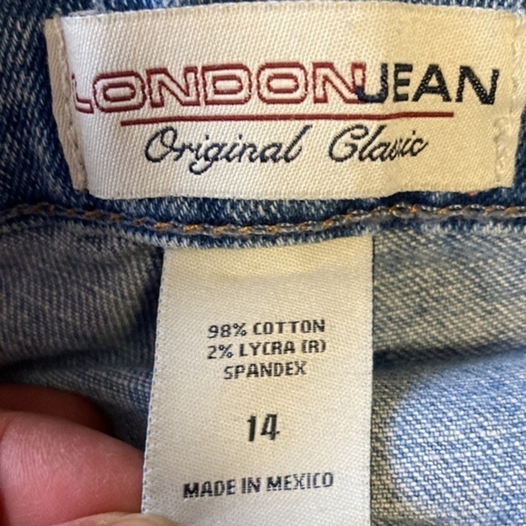 LONDON JEANS FROM VICTORIA’S SECRET SIZE 14 ORIGINAL CLASSIC‎ DISTRESSED - Picture 4 of 5